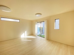 ご家族みんながゆったりくつろげる広々リビング。
