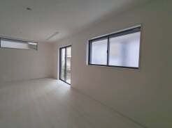 柔らかな光に包まれた、心地よく広がる空間。