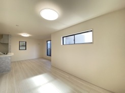 ご家族みんながゆったりくつろげる広々リビング。
