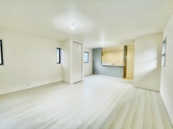 ご家族みんながゆったりくつろげる広々リビング。
