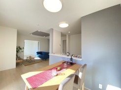 開放感と採光にこだわった広々ＬＤＫ。
