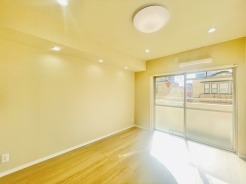 ご家族みんながゆったりくつろげる広々リビング。
