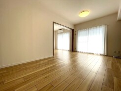 南側に大きな窓を配置、明るいリビングが出来ました。
