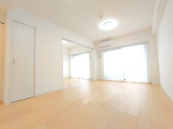 ご家族みんながゆったりくつろげる広々リビング。
