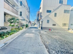 前面道路含む外観