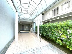 エントランス外
