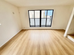 シンプルで無駄のない空間が、日々の暮らしに心地よいゆとりと落ち着きをもたらしてくれます。