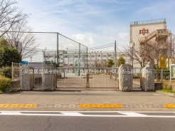 足立区伊興４丁目