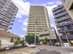 こちらのマンションは、全130戸のコミュニティです。

