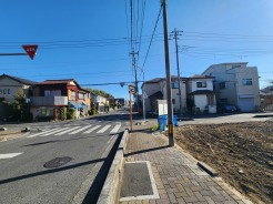 前面道路含む現地写真
