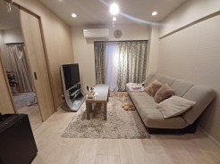 実際に室内をご見学頂くと生活のイメージが広がると思います。家具を置いたイメージや窓からの景色など。周辺で販売に出している物件も一緒にまとめてご見学頂き、比較する事もできます。お気軽に担当スタッフまでお申しつけください。
