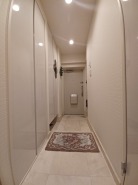 天然大理石貼りの玄関と廊下スペースは少しラグジュアリーな雰囲気に。