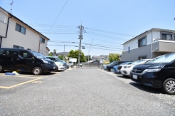 現地のご見学予約もスタートしました。周辺で売りに出ている物件も沢山御座います。まとめてご見学ができますのでお気軽にお申しつけください。
