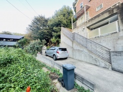 現地のご見学予約もスタートしました。周辺で売りに出ている物件も沢山御座います。まとめてご見学ができますのでお気軽にお申しつけください。
