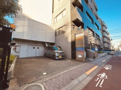 現地のご見学予約もスタートしました。周辺で売りに出ている物件も沢山御座います。まとめてご見学ができますのでお気軽にお申しつけください。
