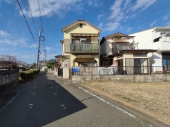 周辺のエリアで他にも沢山売りに出ている物件があります。インターネット掲載前の情報などもありますのでお気軽にお問合せください。まとめてご見学できます。
