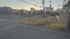 周辺のエリアで他にも沢山売りに出ている物件があります。インターネット掲載前の情報などもありますのでお気軽にお問合せください。まとめてご見学できます。
