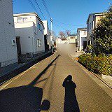 周辺は住宅が建ち並ぶ閑静な住宅街です。
