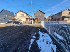 現地のご見学予約もスタートしました。周辺で売りに出ている物件も沢山御座います。まとめてご見学ができますのでお気軽にお申しつけください。
