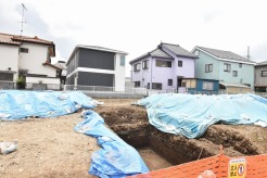 現地のご見学予約もスタートしました。周辺で売りに出ている物件も沢山御座います。まとめてご見学ができますのでお気軽にお申しつけください。
