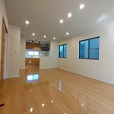 家族が一番集まる場所だから広々としつつも素敵な空間であって欲しい。みんながくつろぐリビングからキッチンまでが一つの空間のように繋がる間取り。
