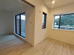 家族が一番集まる場所だから広々としつつも素敵な空間であって欲しい。みんながくつろぐリビングからキッチンまでが一つの空間のように繋がる間取り。
