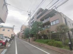 現地のご見学予約もスタートしました。周辺で売りに出ている物件も沢山御座います。まとめてご見学ができますのでお気軽にお申しつけください。
