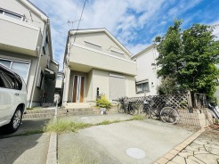 周辺のエリアで他にも沢山売りに出ている物件があります。インターネット掲載前の情報などもありますのでお気軽にお問合せください。まとめてご見学できます。
