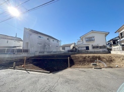 周辺のエリアで他にも沢山売りに出ている物件があります。インターネット掲載前の情報などもありますのでお気軽にお問合せください。まとめてご見学できます。
