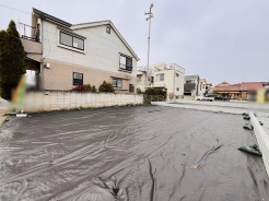 土地物件にはご確認頂くポイントがたくさんございます、土地だけのご見学の際もご遠慮せず、ぜひお気軽に担当スタッフにお申しつけくださいませ。
