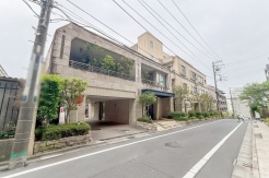 現地のご見学予約もスタートしました。周辺で売りに出ている物件も沢山御座います。まとめてご見学ができますのでお気軽にお申しつけください。
