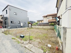 現地のご見学予約もスタートしました。周辺で売りに出ている物件も沢山御座います。まとめてご見学ができますのでお気軽にお申しつけください。
