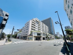 現地のご見学予約もスタートしました。周辺で売りに出ている物件も沢山御座います。まとめてご見学ができますのでお気軽にお申しつけください。
