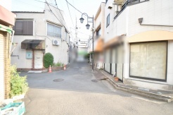 安心して暮らすことのできる住宅街。　住宅地の道路は一般に交通量が少なく車などの騒音が少ないため、住民にとって静かな生活環境が提供されます。
