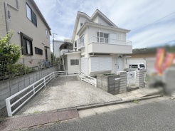 現地のご見学予約もスタートしました。周辺で売りに出ている物件も沢山御座います。まとめてご見学ができますのでお気軽にお申しつけください。
