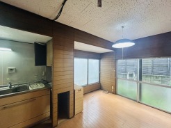 家族が食事するダイニングスペースをキッチンから見渡せる設計に。お料理をしながら家族とのコミュニケーションが増えそうな予感。
