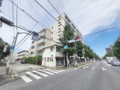 周辺のエリアで他にも沢山売りに出ている物件があります。インターネット掲載前の情報などもありますのでお気軽にお問合せください。まとめてご見学できます。
