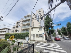 現地のご見学予約もスタートしました。周辺で売りに出ている物件も沢山御座います。まとめてご見学ができますのでお気軽にお申しつけください。
