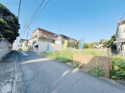 安心して暮らすことのできる住宅街。　住宅地の道路は一般に交通量が少なく車などの騒音が少ないため、住民にとって静かな生活環境が提供されます。
