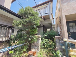 建築条件なしの敷地。弊社グループ「白馬建設」にて建物プランをご提案できます。実際の陽当たりやサイズ感を現地でお確かめください。

