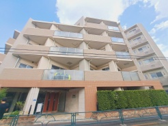 現地のご見学予約もスタートしました。周辺で売りに出ている物件も沢山御座います。まとめてご見学ができますのでお気軽にお申しつけください。
