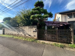 実際に室内をご見学頂くと生活のイメージが広がると思います。家具を置いたイメージや窓からの景色など。周辺で販売に出している物件も一緒にまとめてご見学頂き、比較する事もできます。お気軽に担当スタッフまでお申しつけください。
