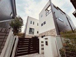 室内のご見学予約スタート。他にもインターネットに掲載していない情報も沢山ありますので、比較で併せてご見学ができます。
