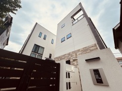 令和5年に建築された「リムテラス南大泉」
一戸建て感覚の暮らしを