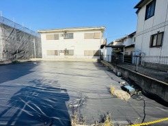 現地ご見学の際、スタッフが様々なご質問に対応いたします、周辺環境、前面道路、建築可能な建物について、ぜひご相談ください。
