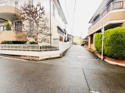 周辺のエリアで他にも沢山売りに出ている物件があります。インターネット掲載前の情報などもありますのでお気軽にお問合せください。まとめてご見学できます。
