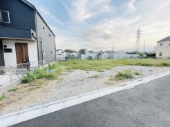 現地のご見学予約もスタートしました。周辺で売りに出ている物件も沢山御座います。まとめてご見学ができますのでお気軽にお申しつけください。
