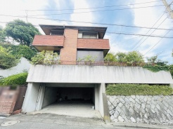 現地ご見学の際、スタッフが様々なご質問に対応いたします、周辺環境、前面道路、建築可能な建物について、ぜひご相談ください。
