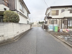 安心して暮らすことのできる住宅街。　住宅地の道路は一般に交通量が少なく車などの騒音が少ないため、住民にとって静かな生活環境が提供されます。
