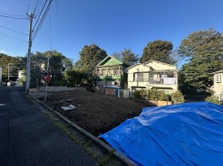 周辺は住宅が建ち並ぶ閑静な住宅街です。
